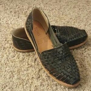 💗Host Pick💗Black Leather Huarache TOMS!